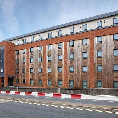 Travelodge High Wycombe Central Екстер'єр фото