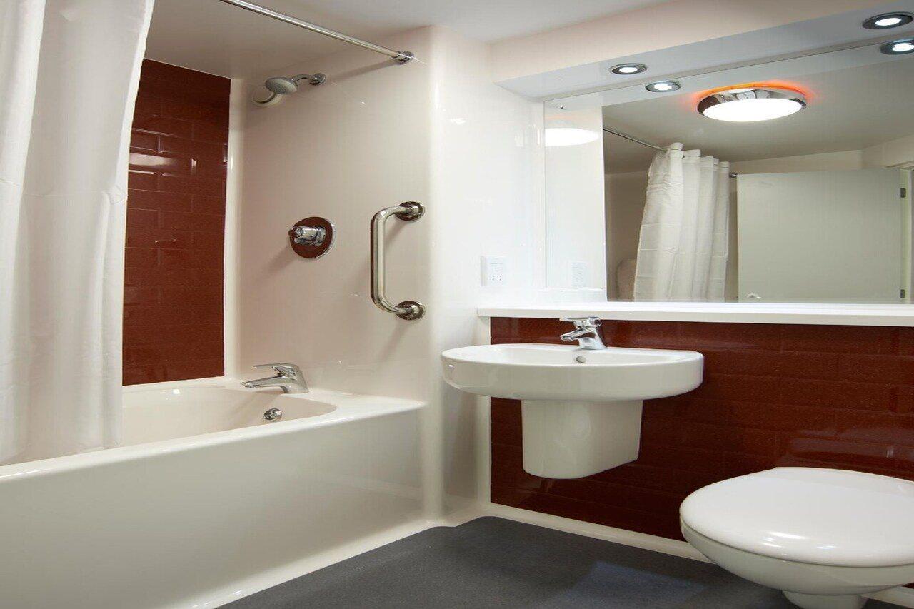 Travelodge High Wycombe Central Екстер'єр фото