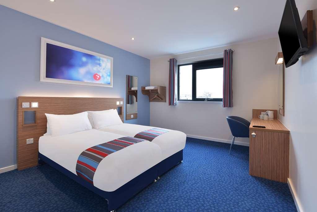 Travelodge High Wycombe Central Номер фото