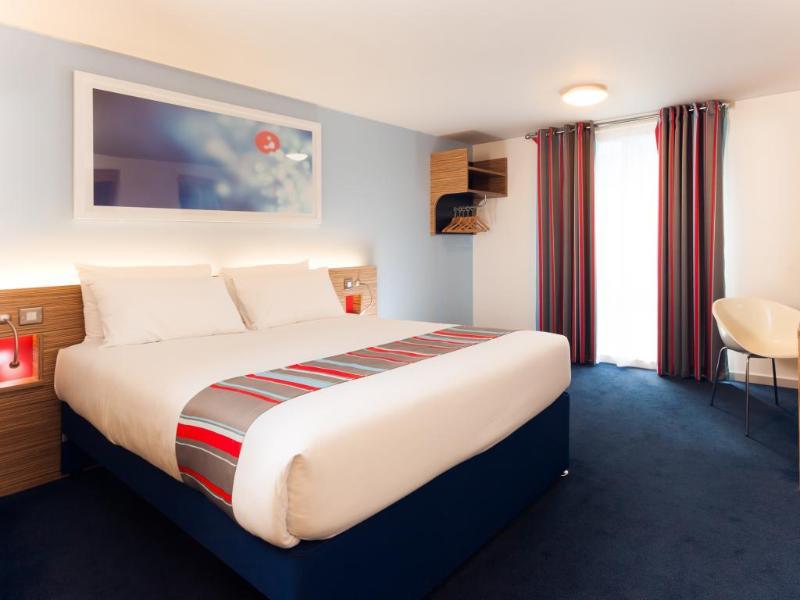 Travelodge High Wycombe Central Екстер'єр фото
