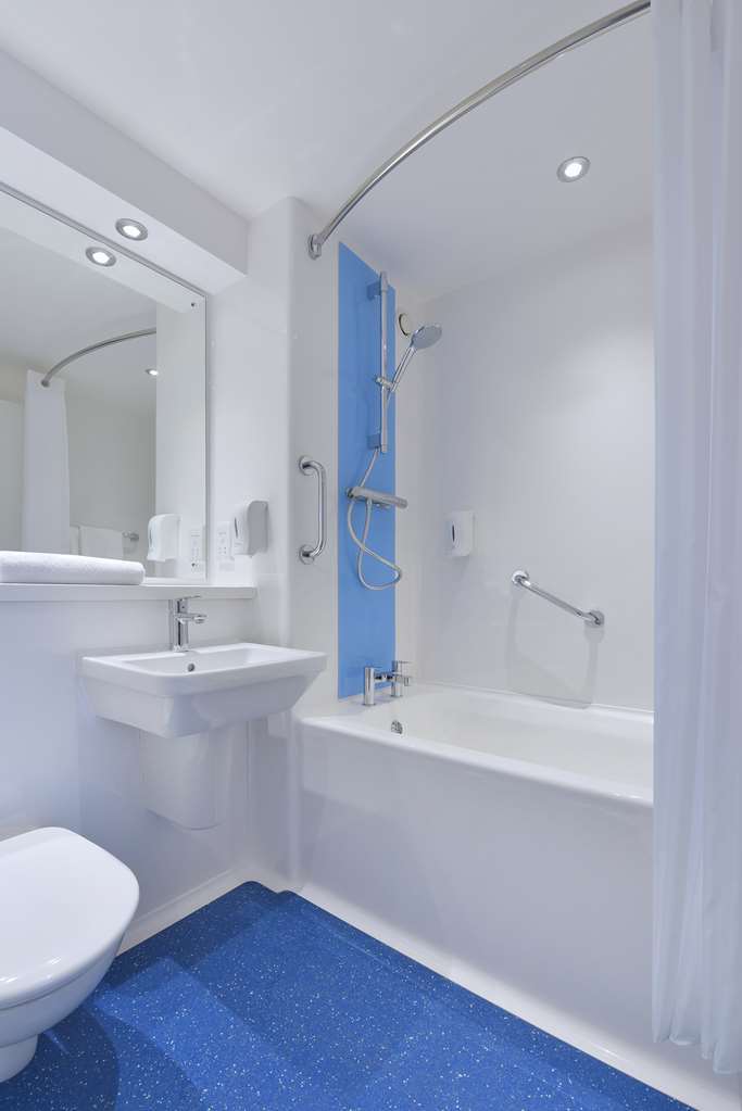 Travelodge High Wycombe Central Номер фото
